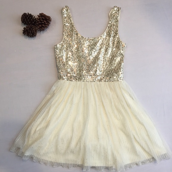 Dresses & Skirts - NWOT DEB Party Dress